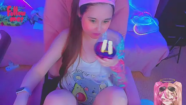 Lolisuccub Chat XXX in diretta