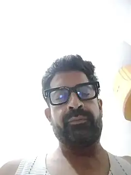 XxX_KING30: διαδικτυακό σόου στην κάμερα