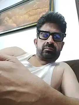 Show modela XxX_KING30 na web-kameri