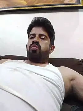 Show modela XxX_KING30 na web-kameri
