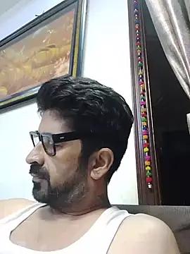 Show modela XxX_KING30 na web-kameri