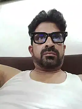 Show modela XxX_KING30 na web-kameri