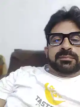Show modela XxX_KING30 na web-kameri