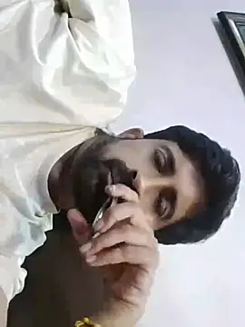 XxX_KING30: διαδικτυακό σόου στην κάμερα