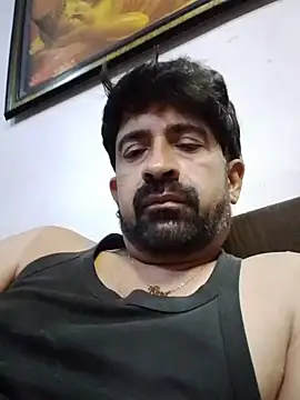XxX_KING30: διαδικτυακό σόου στην κάμερα