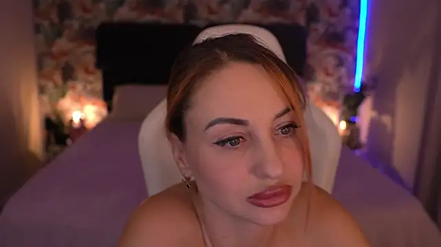 צ'אט XXX בשידור חי של KristiiMax