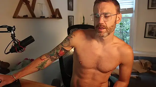 BradBronton Show in webcam