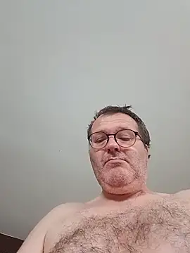 Show modela mike9473 na web-kameri