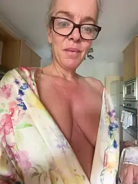 LadyMissNipsnLips' Webcam Show
