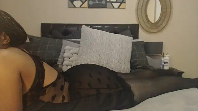 Creamyass22 webkamerás műsora