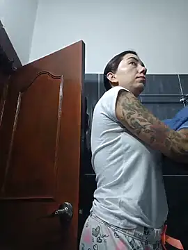 LunaZambrano Adlı Modelin Canlı XXX Sohbeti
