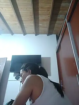 LunaZambrano's Live XXX Chat