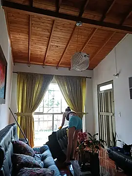 LunaZambrano Adlı Modelin Canlı XXX Sohbeti