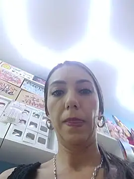 LunaZambrano Adlı Modelin Canlı XXX Sohbeti