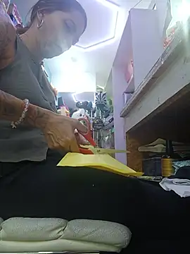 دردشة LunaZambrano الجنسية المباشرة