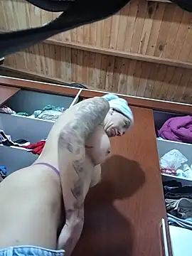 Chat +18 de LunaZambrano ao vivo