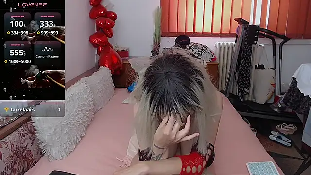 MilfDolores' Live XXX Chat
