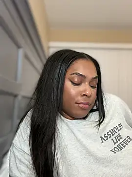 CandyLuxxxx's Webcam Show