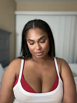 CandyLuxxxx: διαδικτυακό σόου στην κάμερα