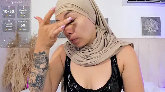 Show modela aisha_vs na web-kameri