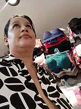 keilymadam Show in webcam