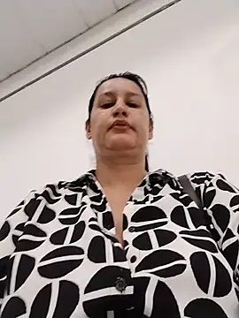 הופעת וובקאם של keilymadam