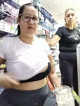 keilymadam webcam show