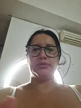 הופעת וובקאם של keilymadam