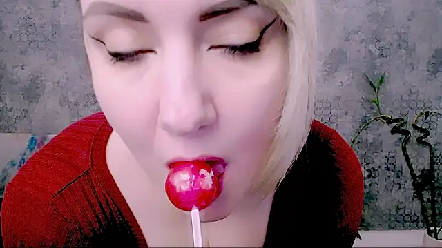 Djullia Show in webcam