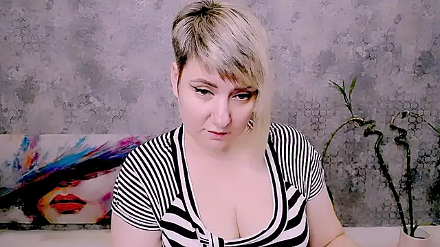 Djullian Live XXX chat