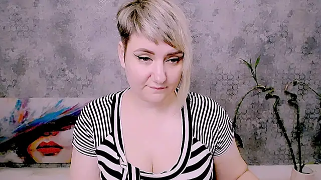 Djullia's Live XXX Chat