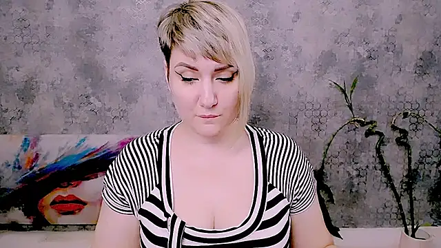 XXX chat uživo modela Djullia