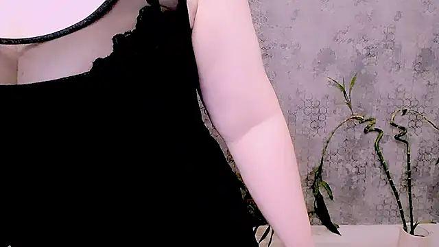 Djullia লাইভ XXX চ্যাট