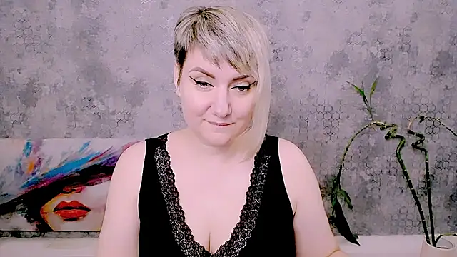 Djullia Live XXX-chat