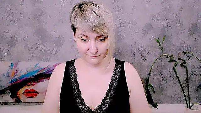 Djullia Live XXX-Chat