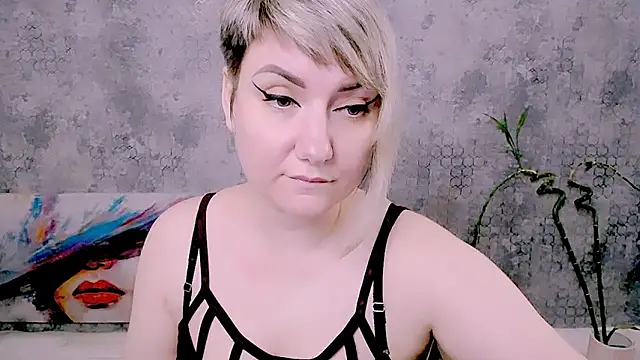 Djullia's Live XXX Chat