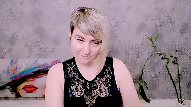 Djullia Live XXX-chat
