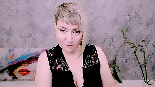 XXX chat uživo modela Djullia