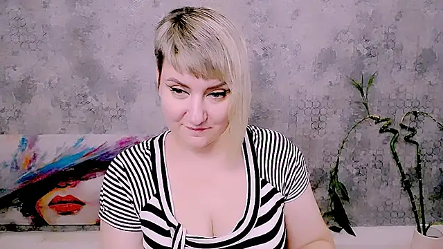 Djullia – Naživo XXX chat