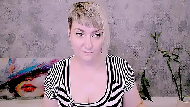 Djullia's Live XXX Chat