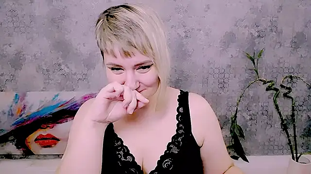 Djullia's Live XXX Chat
