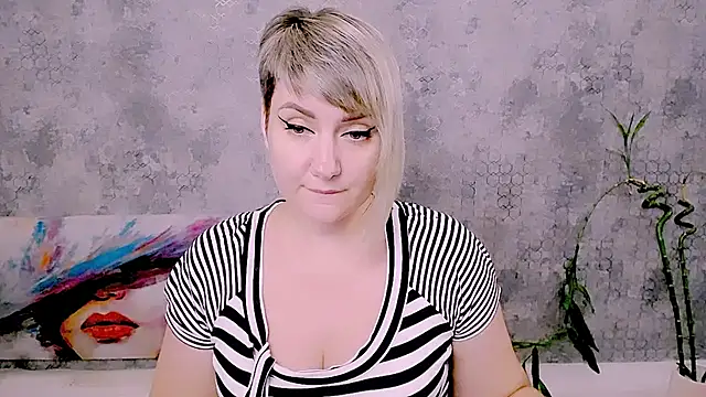 Djullia Adlı Modelin Canlı XXX Sohbeti