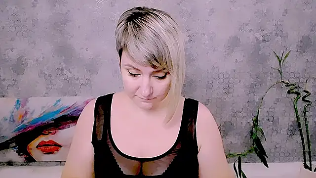 Djullia – Live XXX-chat