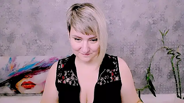 Djullia Chat XXX live