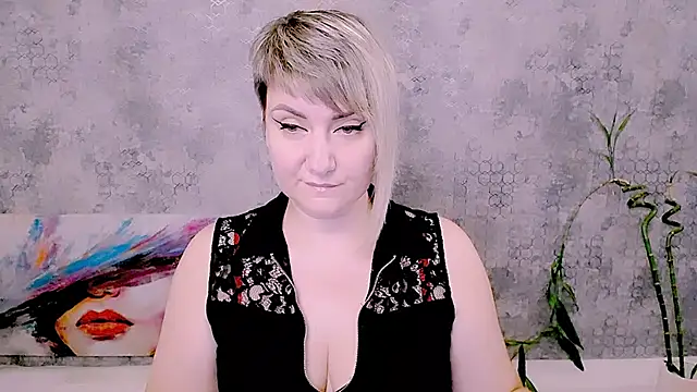 Djullia Chat XXX live
