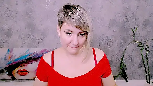 Djullia élő XXX-chatje