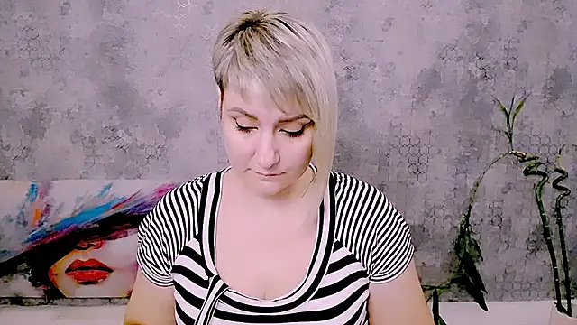 Djullia's Live XXX Chat