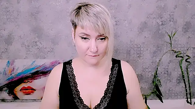 Djullian Live XXX chat