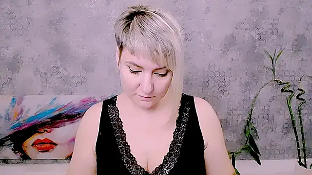 Djullia's Live XXX Chat