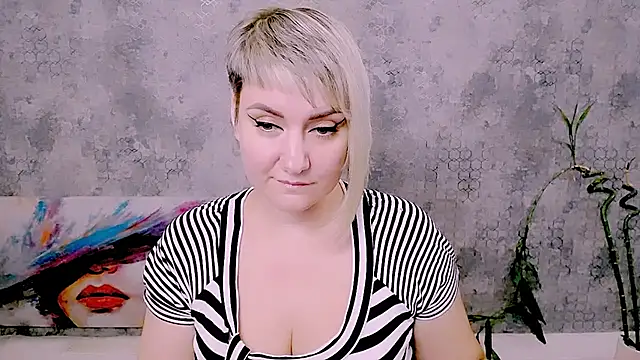 Djullia's Live XXX Chat